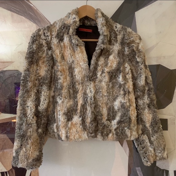 Alice + Olivia Faux Fur Cropped Jacket - Picture 4 of 8